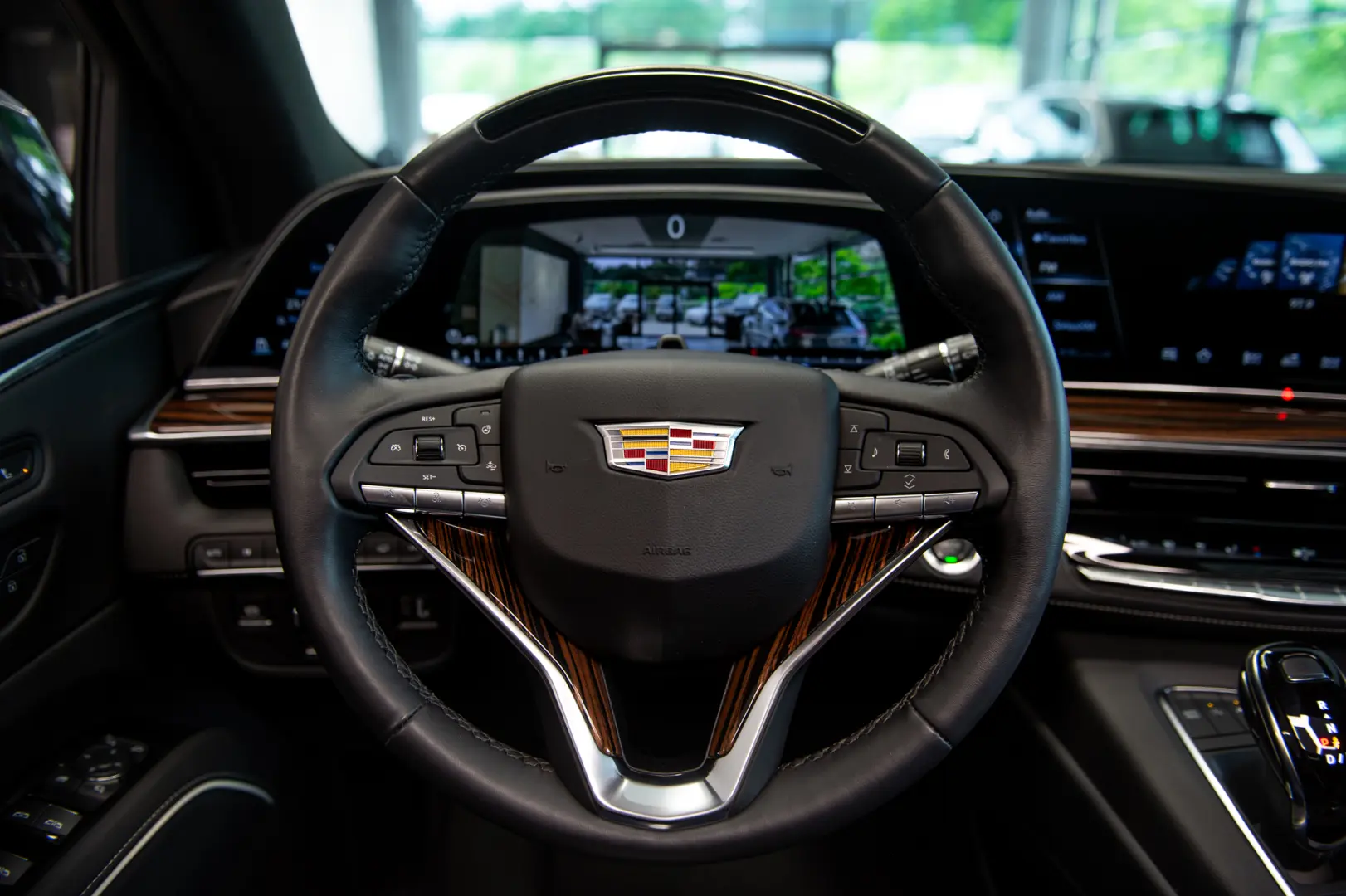 Cadillac Escalade 600 6.2 V8