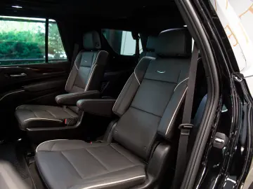 Cadillac Escalade 600 6.2 V8