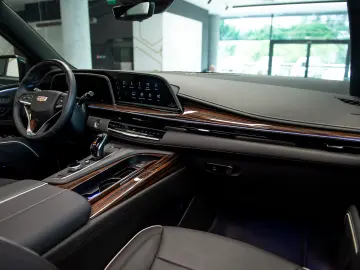 Cadillac Escalade 600 6.2 V8