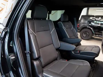 Cadillac Escalade 600 6.2 V8