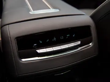 Cadillac Escalade 600 6.2 V8