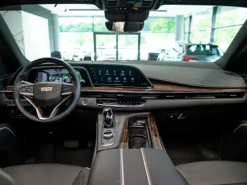 Cadillac Escalade 600 6.2 V8