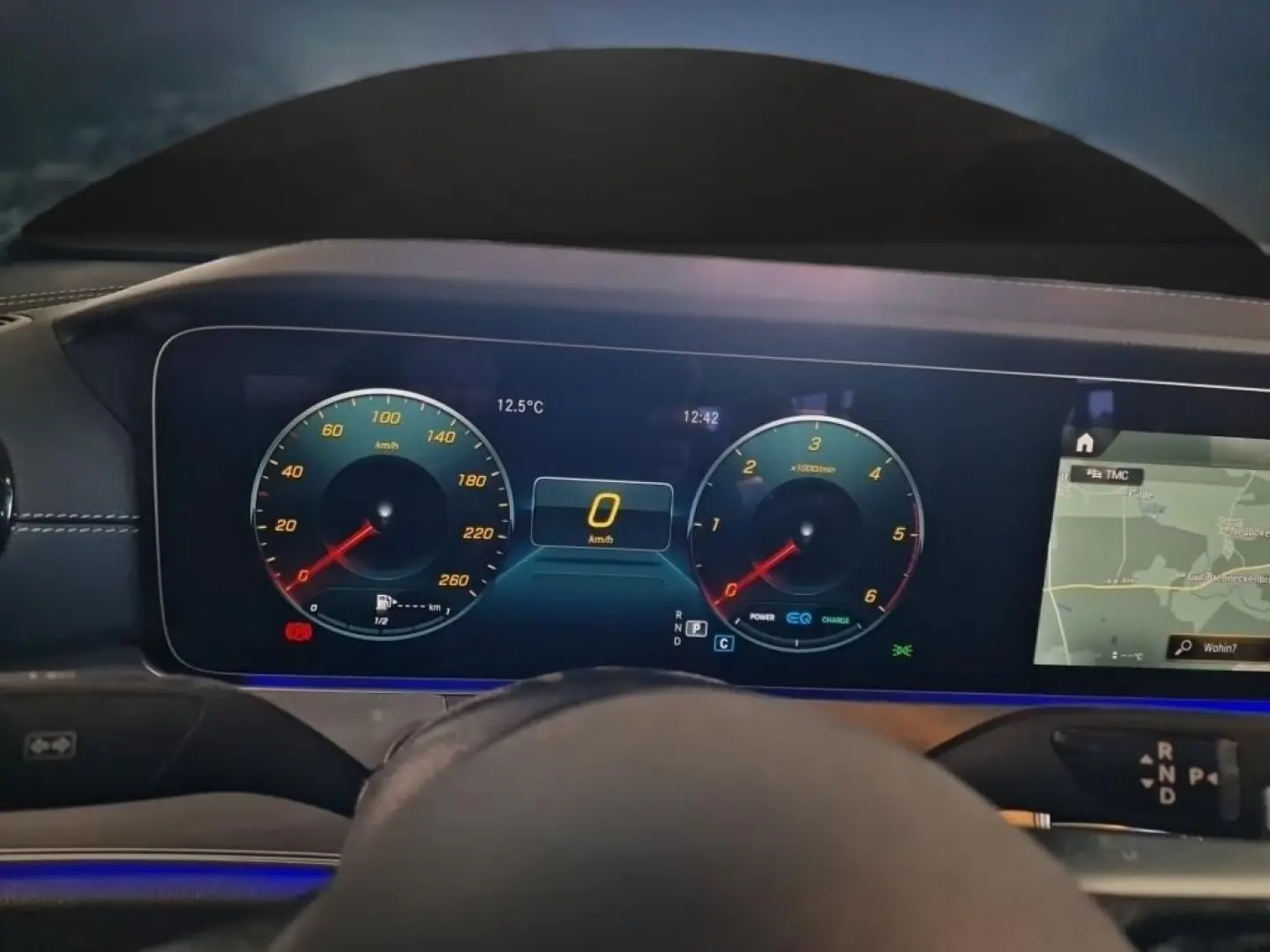 E 220 d AMG+MBUX+DISTR+NIGHT+AMBIENTE+KAMERA+AHK