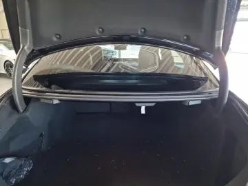 E 220 d AMG+MBUX+DISTR+NIGHT+AMBIENTE+KAMERA+AHK