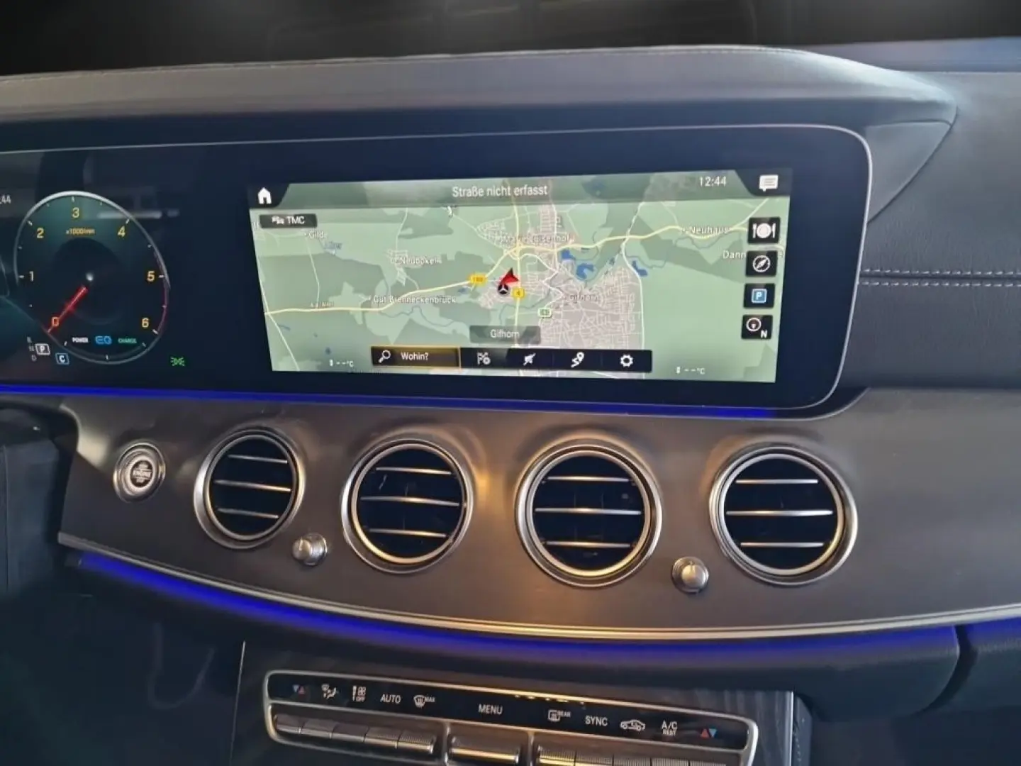 E 220 d AMG+MBUX+DISTR+NIGHT+AMBIENTE+KAMERA+AHK