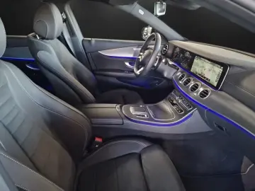E 220 d AMG+MBUX+DISTR+NIGHT+AMBIENTE+KAMERA+AHK