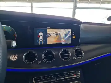 E 220 d AMG+MBUX+DISTR+NIGHT+AMBIENTE+KAMERA+AHK