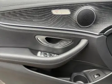 E 300 d 4M AMG Night, LED, WIDE.,DISTR.,KAM.,AHK