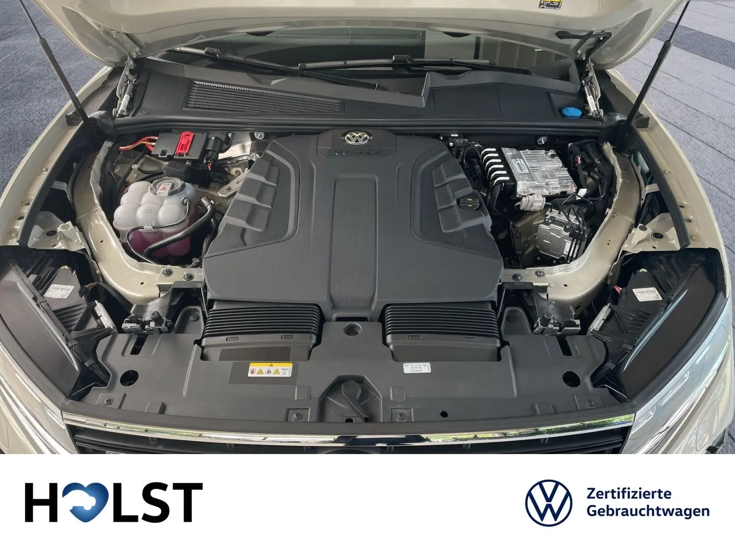 Touareg 3.0TDI DSG 4Motion R-Line IQ.DRIVE GJR A