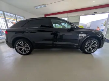Q8 45 TDI Quattro S-line HD-MATRIX AHK LUFT 21