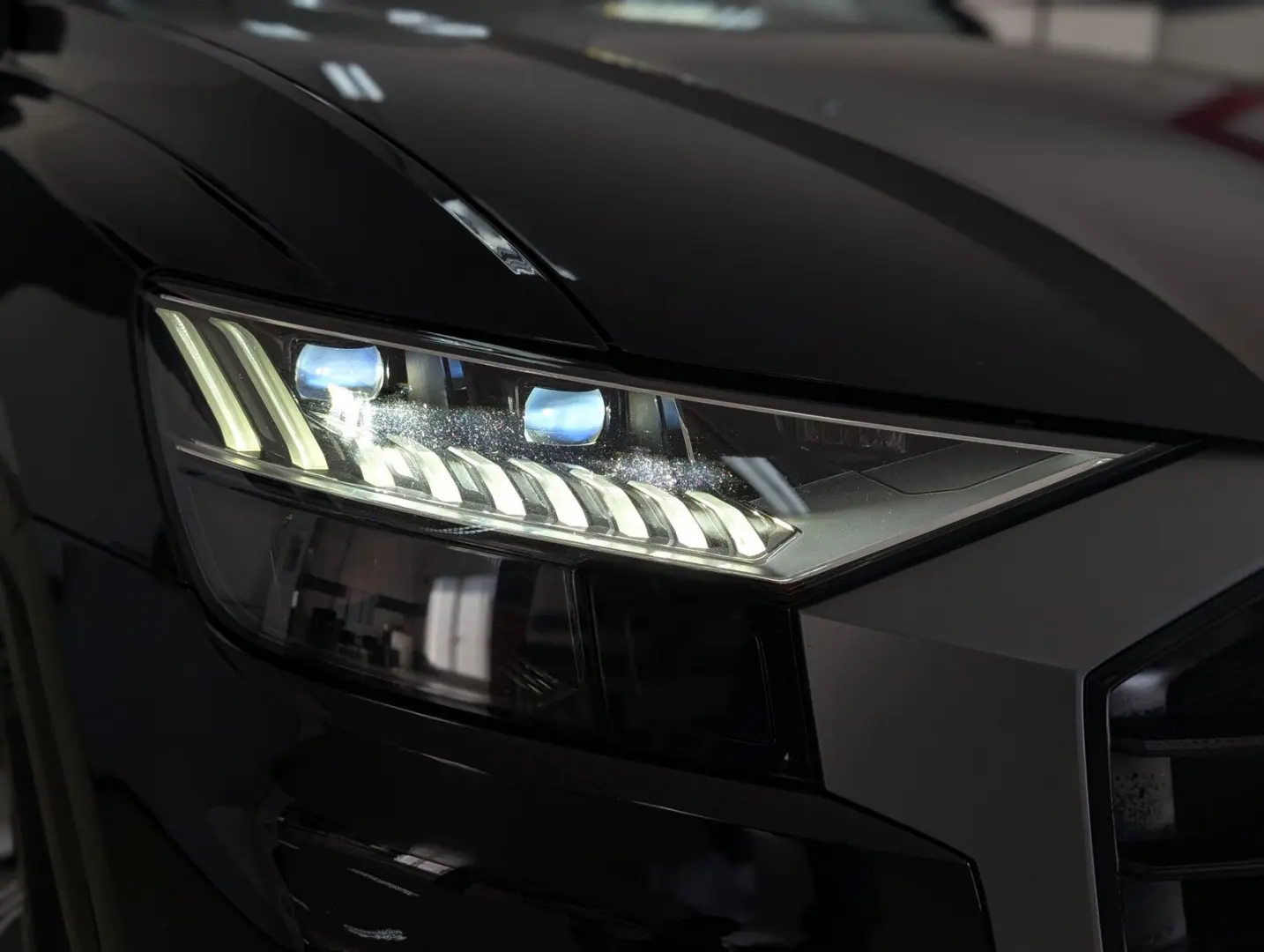 Q8 45 TDI Quattro S-line HD-MATRIX AHK LUFT 21