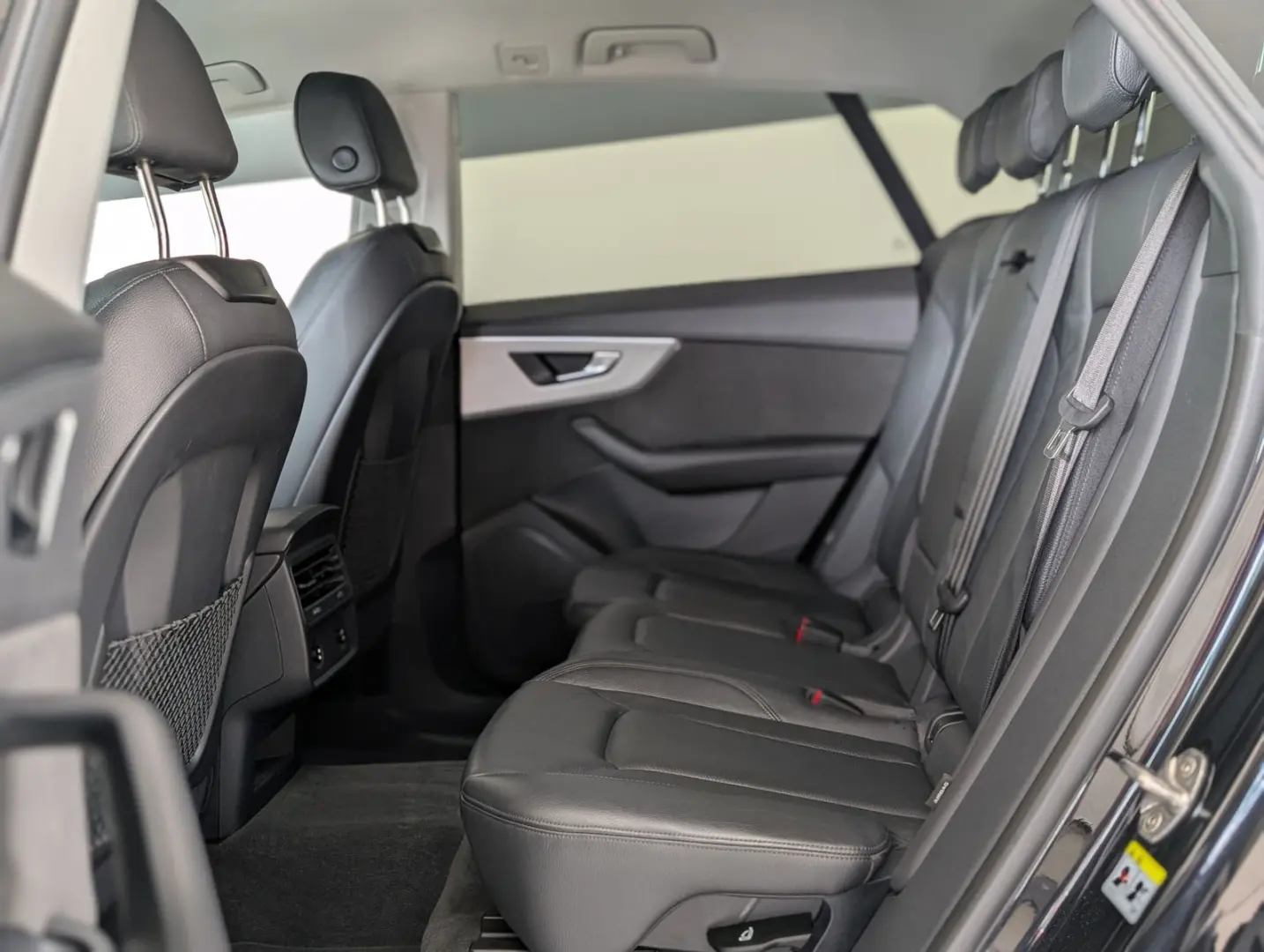 Q8 45 TDI Quattro S-line HD-MATRIX AHK LUFT 21