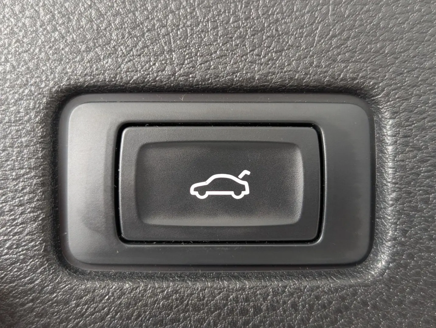 Q8 45 TDI Quattro S-line HD-MATRIX AHK LUFT 21