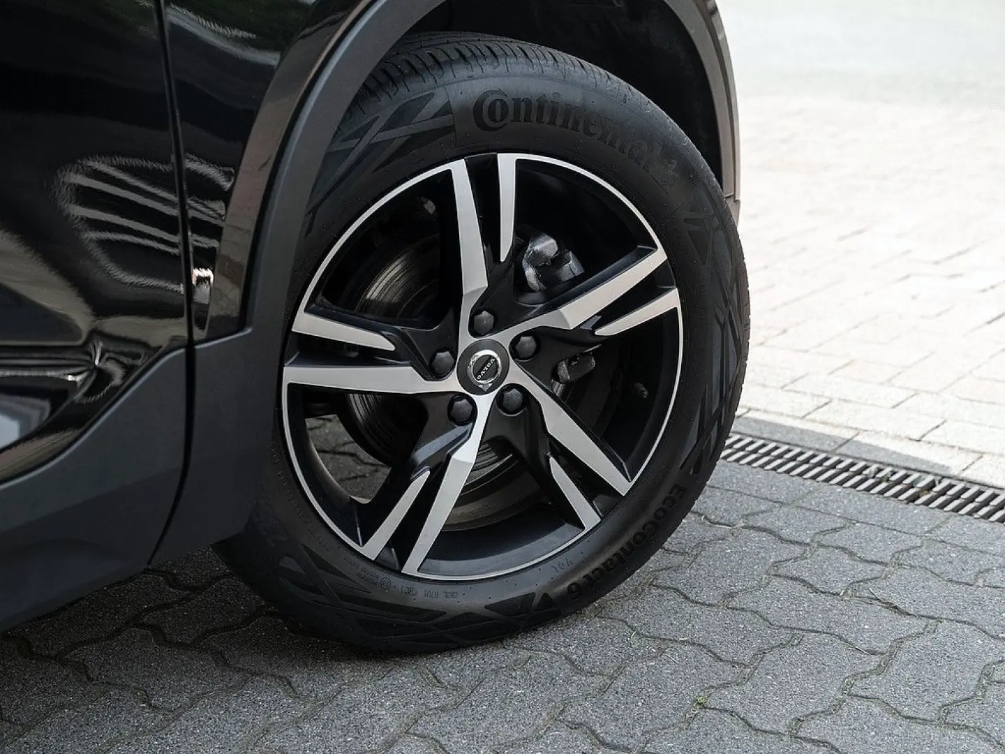XC40 T3 R Design