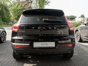 XC40 T3 R Design