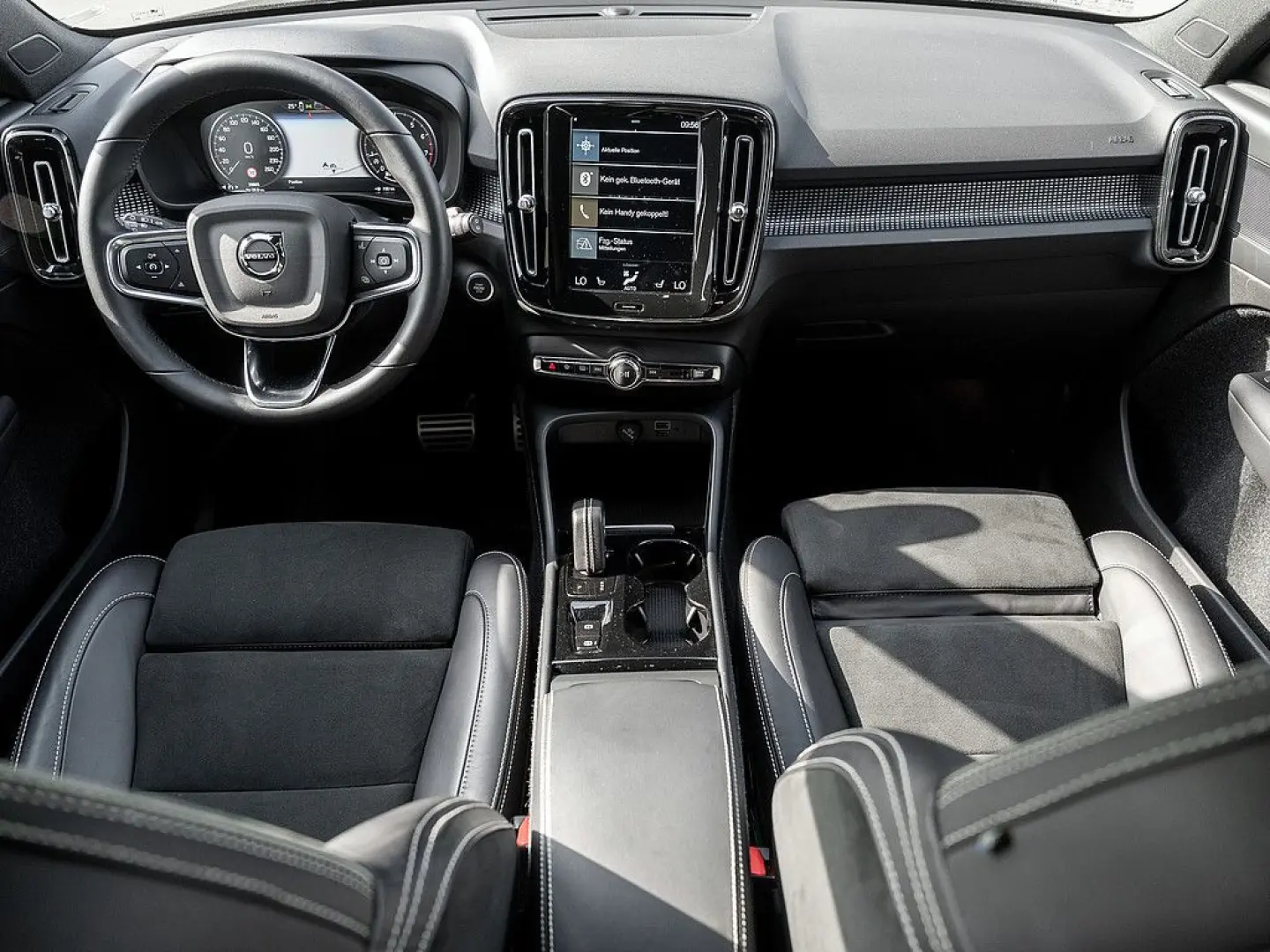 XC40 T3 R Design