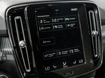 XC40 T3 R Design