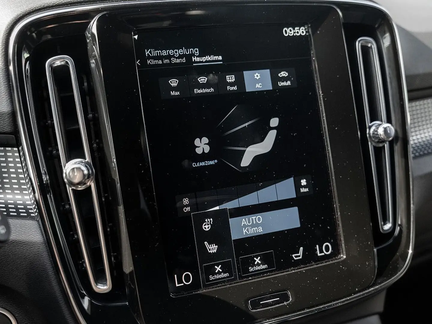 XC40 T3 R Design