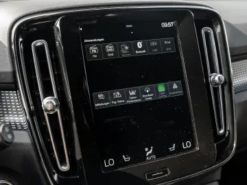 XC40 T3 R Design