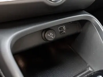 XC40 T3 R Design