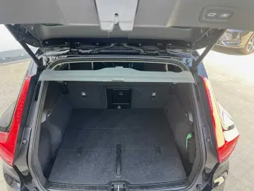 XC40 B3 (B) 2WD Plus Dark RFK/ AHK/ uvm