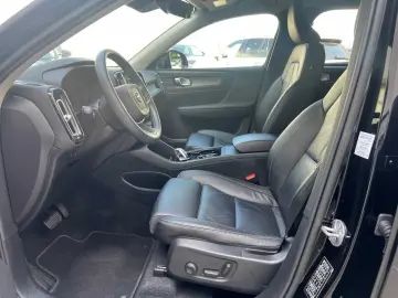XC40 B3 (B) 2WD Plus Dark RFK/ AHK/ uvm