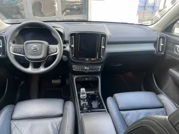 XC40 B3 (B) 2WD Plus Dark RFK/ AHK/ uvm