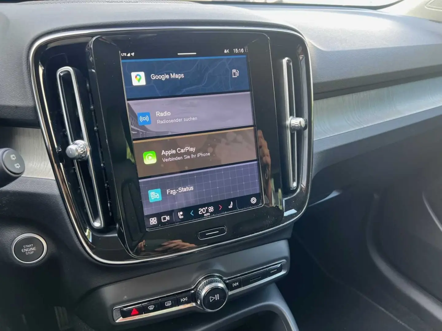 XC40 B3 (B) 2WD Plus Dark RFK/ AHK/ uvm