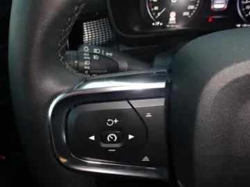 XC40 163PS Autm. R-Design Lagom-Edition Pano