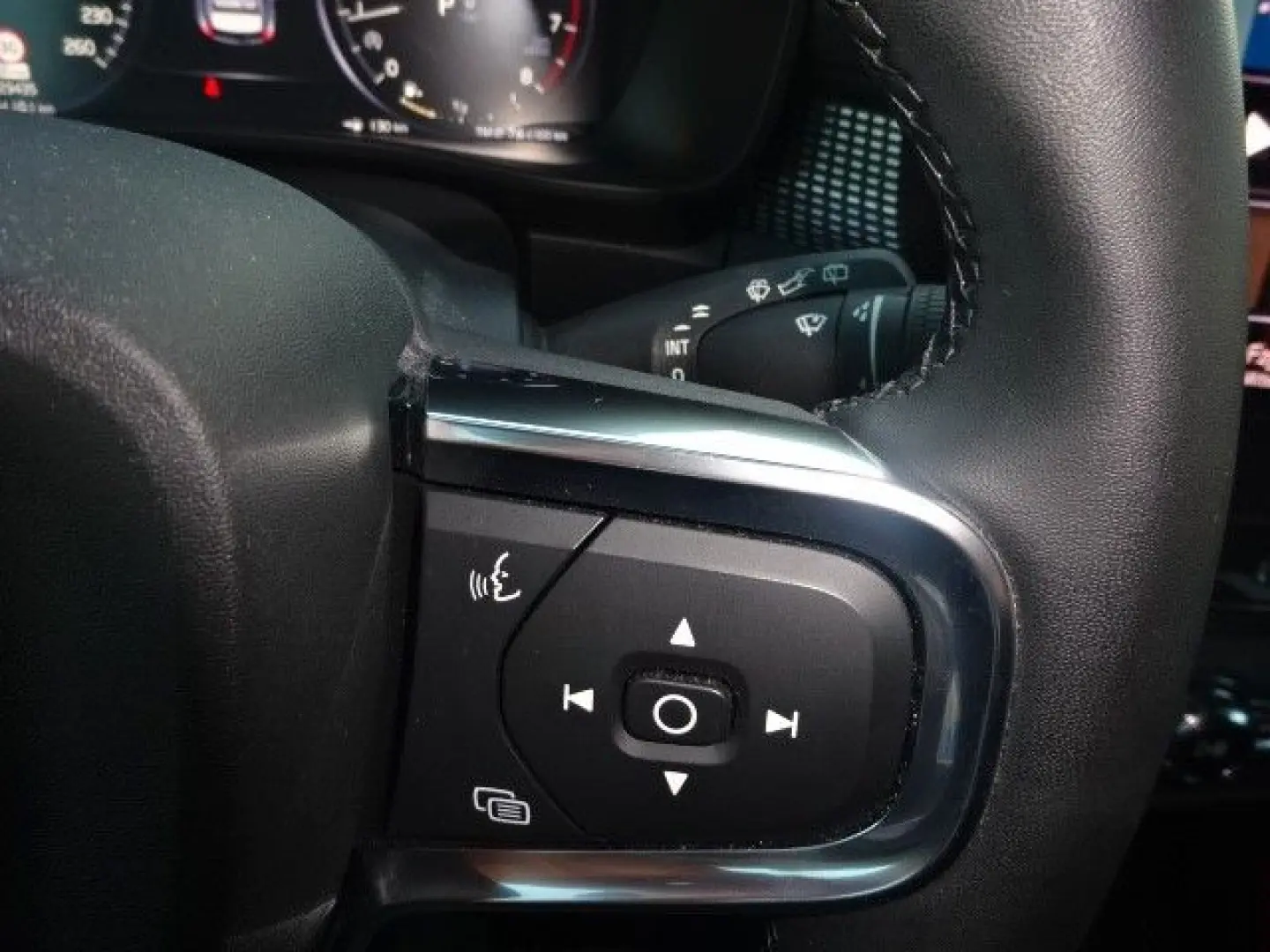 XC40 163PS Autm. R-Design Lagom-Edition Pano