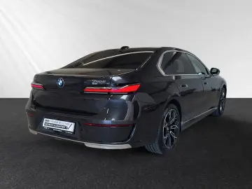 750e xDrive Allrad|PanoSkyLounge|Bowers&Wilkins
