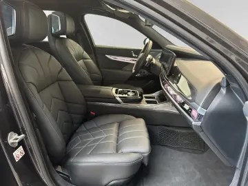 750e xDrive Allrad|PanoSkyLounge|Bowers&Wilkins