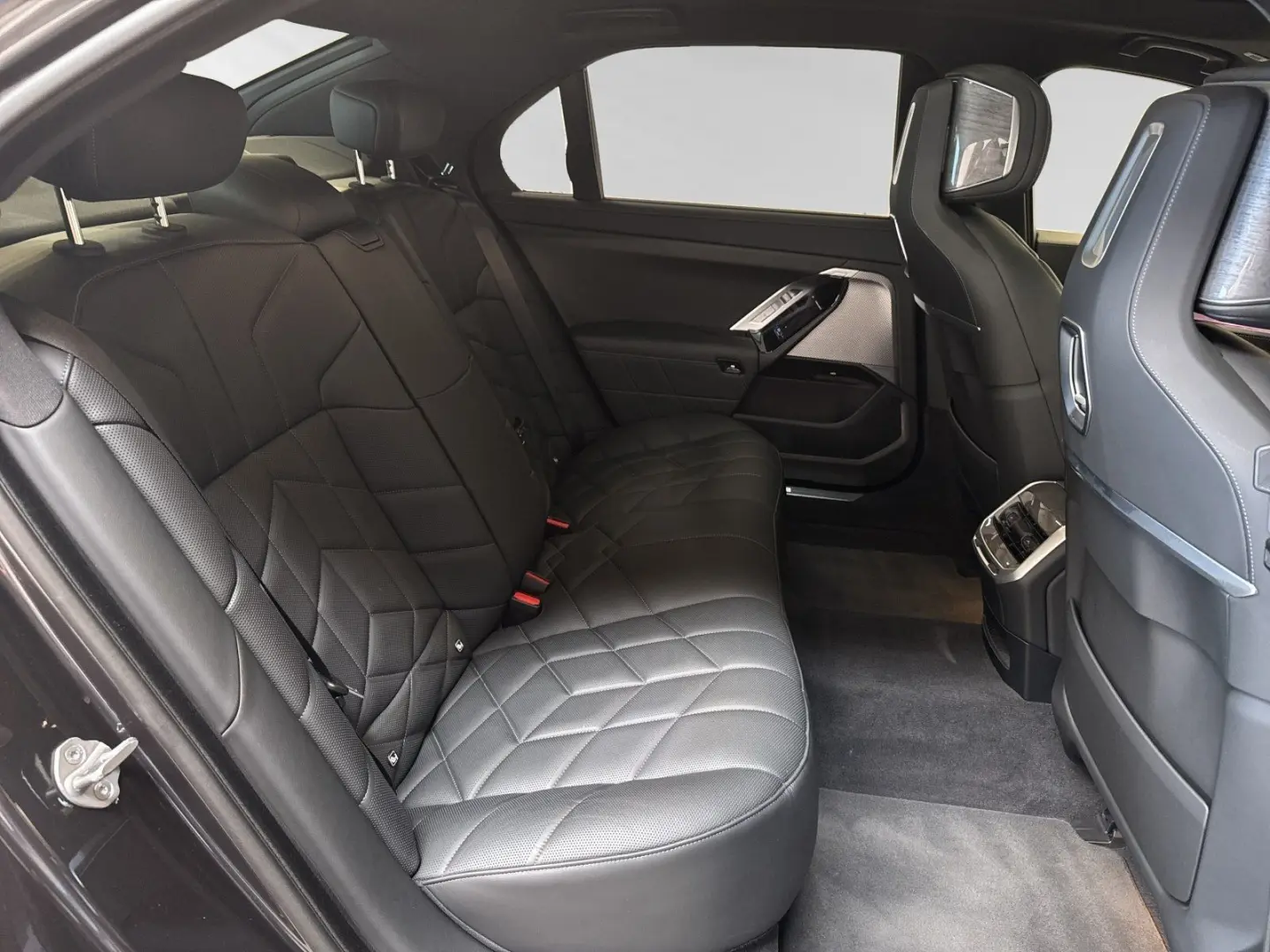 750e xDrive Allrad|PanoSkyLounge|Bowers&Wilkins