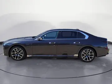 750e xDrive Navi Leder Tempom.aktiv Panoramadach