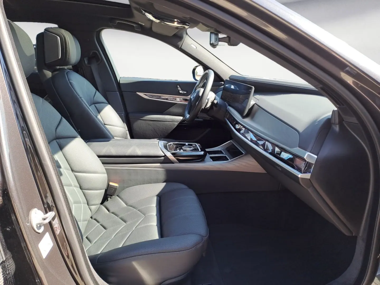 750e xDrive Navi Leder Tempom.aktiv Panoramadach
