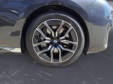750e xDrive Navi Leder Tempom.aktiv Panoramadach
