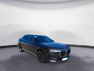 750e xDrive Navi Leder Tempom.aktiv Panoramadach