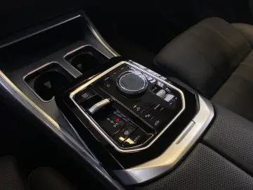 750e xDrive DA&PAProf.|Autobahnass.|Sitzbelüft.