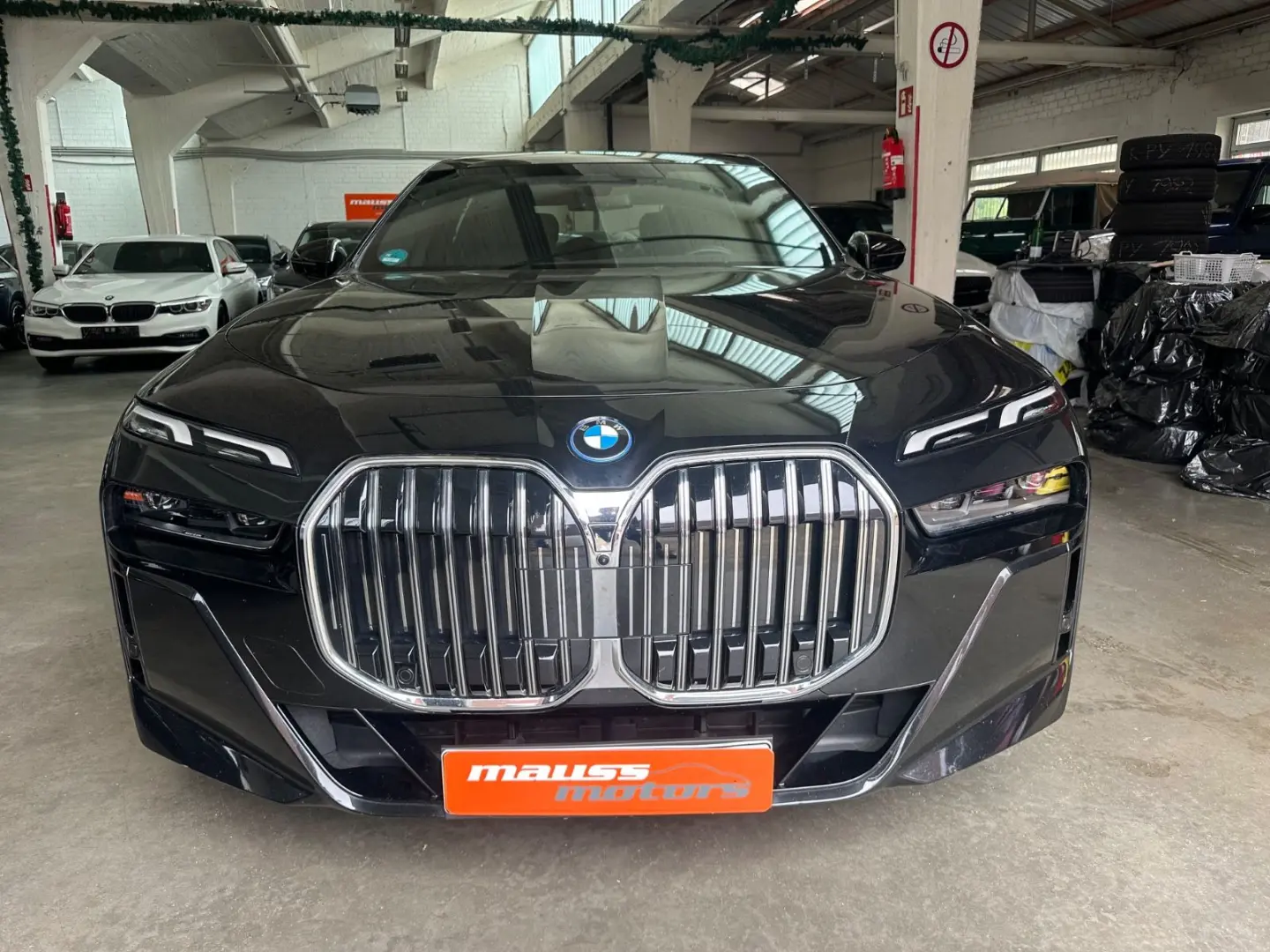 750 e xDrive M SPORT  FEE EXEC EXCL - 567 E
