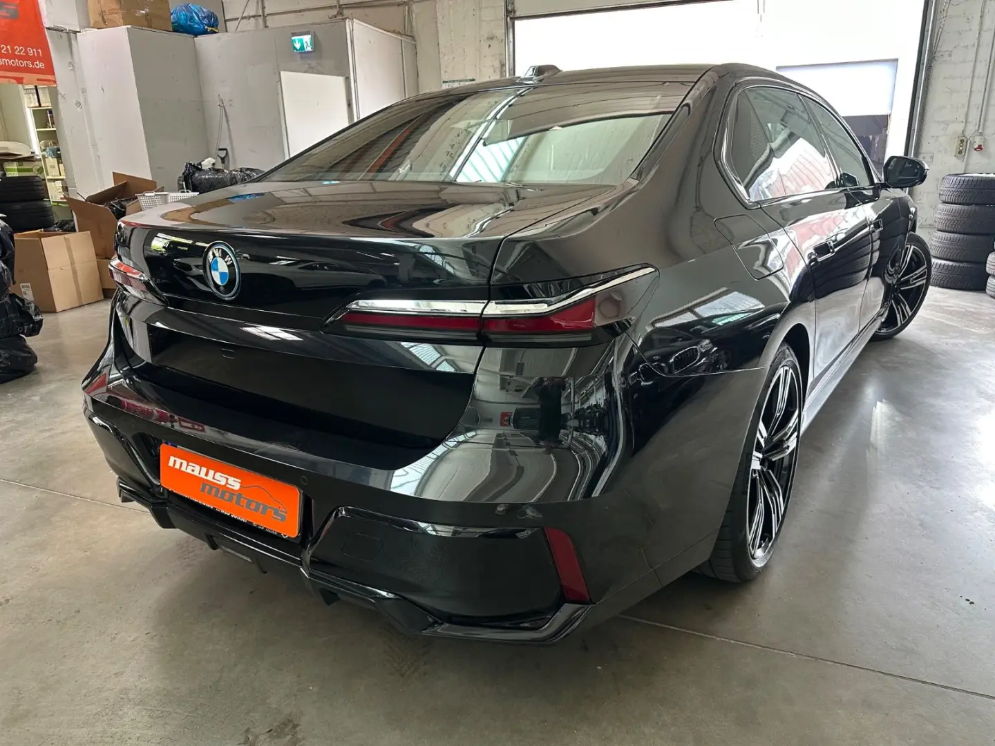 750 e xDrive M SPORT  FEE EXEC EXCL - 567 E