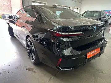 750 e xDrive M SPORT  FEE EXEC EXCL - 567 E