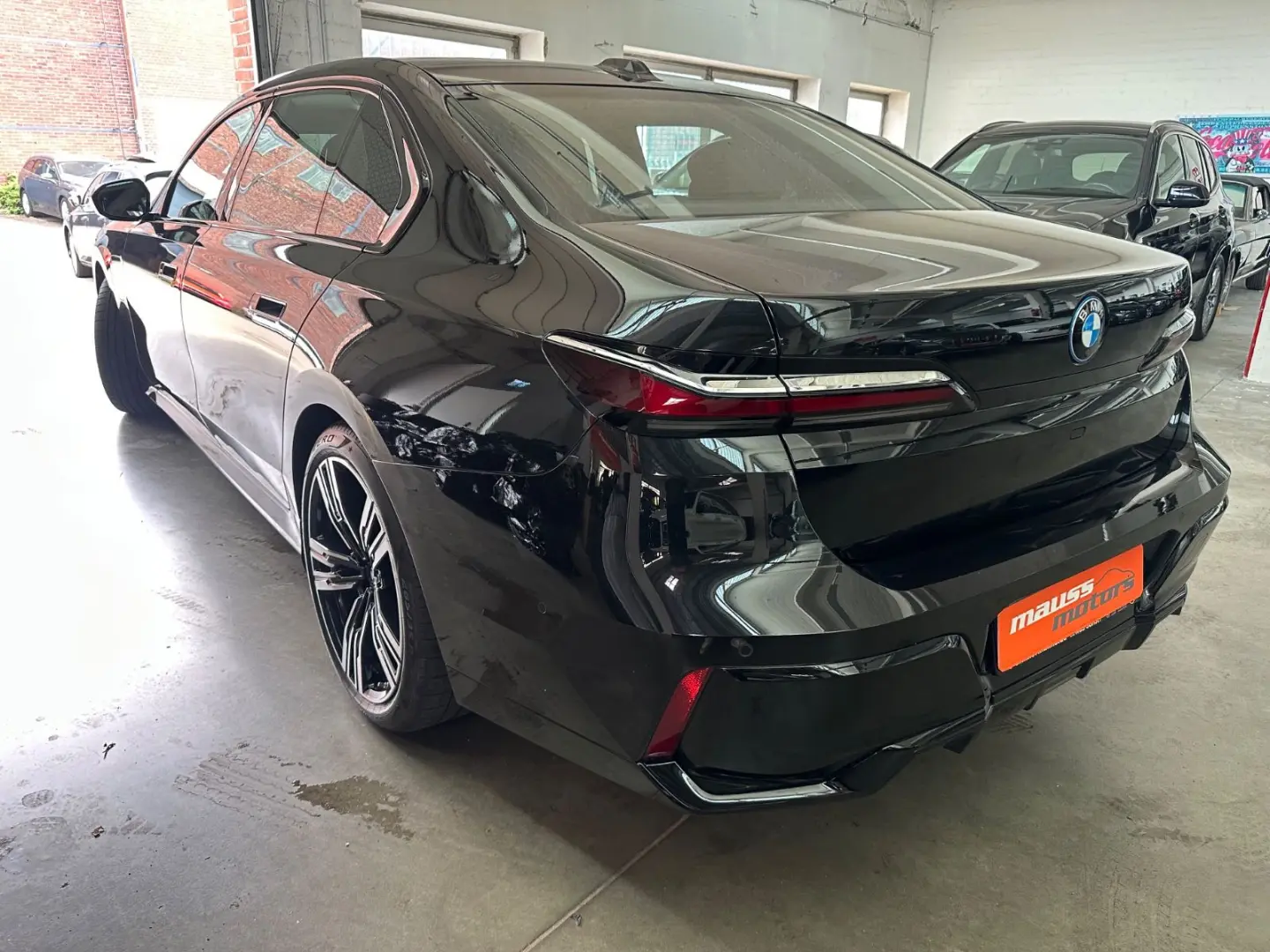 750 e xDrive M SPORT  FEE EXEC EXCL - 567 E