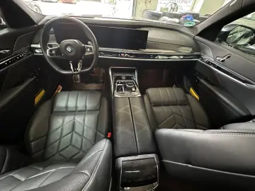 750 e xDrive M SPORT  FEE EXEC EXCL - 567 E