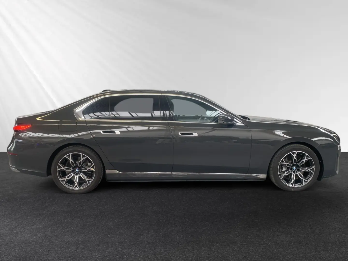 750e xDrive TV-Fond-Entertainment|SkyLounge|DAPr