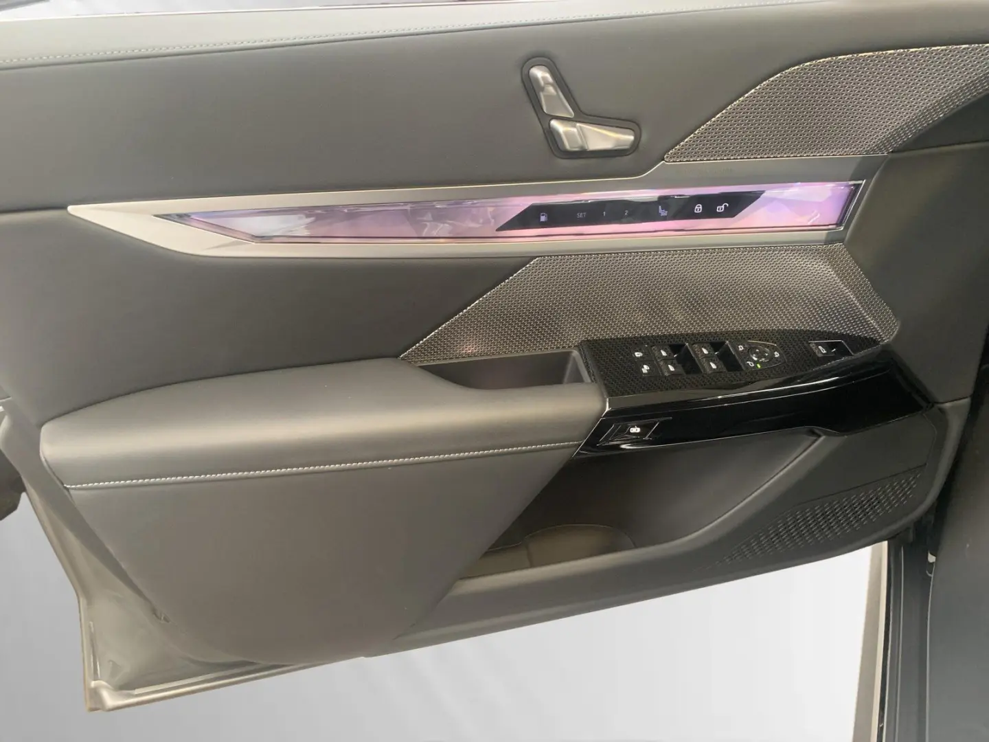 750e xDrive TV-Fond-Entertainment|SkyLounge|DAPr