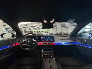 750e xDrive HUD PANO ACC 360°KAM RFK NAVI LED