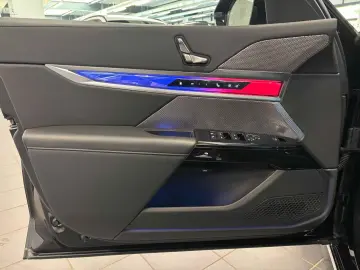 750e xDrive HUD PANO ACC 360°KAM RFK NAVI LED