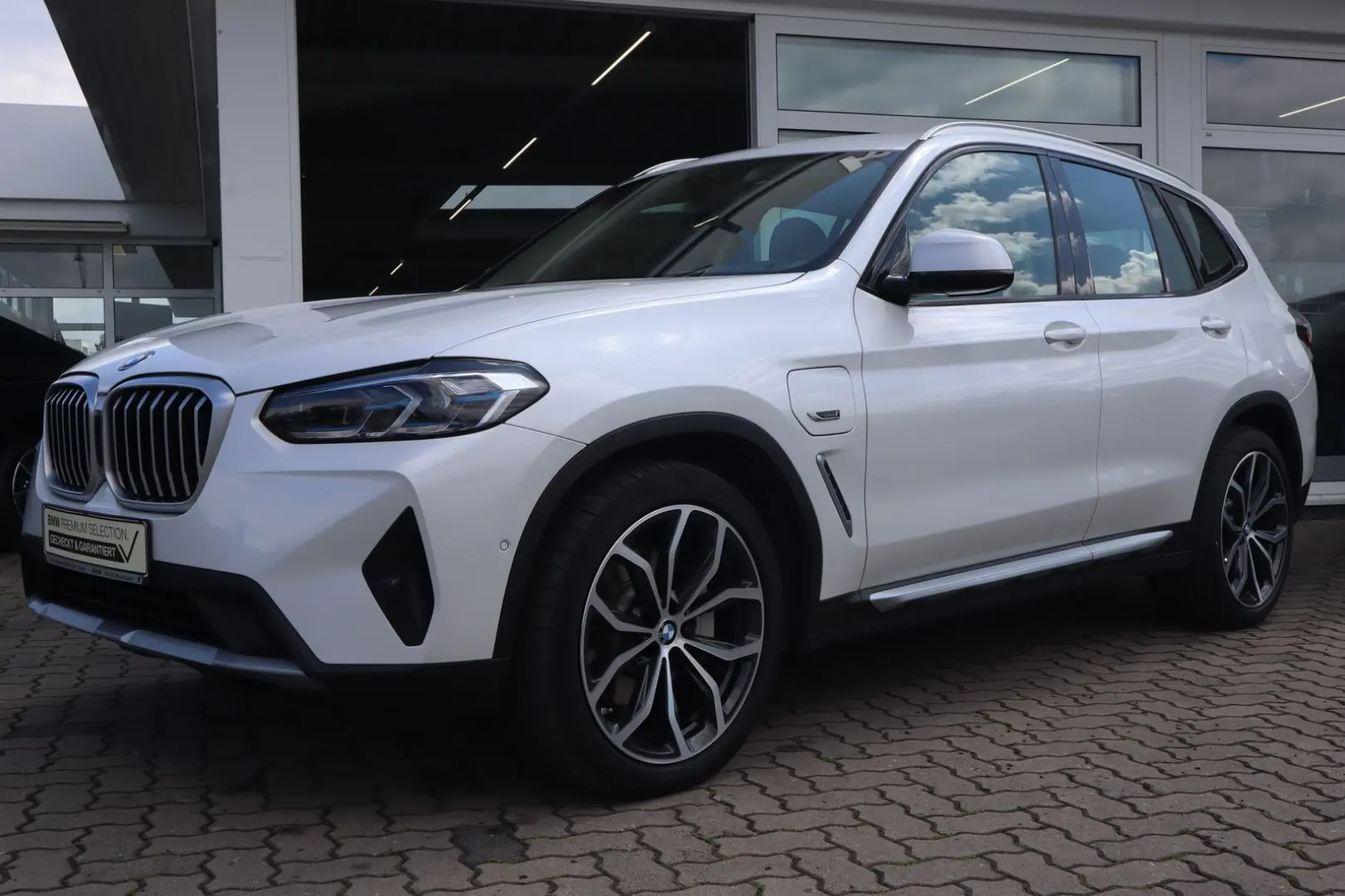 X3 xDrive30e/SHZ/Hihi/DAB/Ambiente/Head-Up/Laser