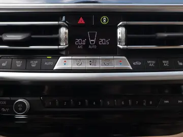 X3 xDrive30e/SHZ/Hihi/DAB/Ambiente/Head-Up/Laser