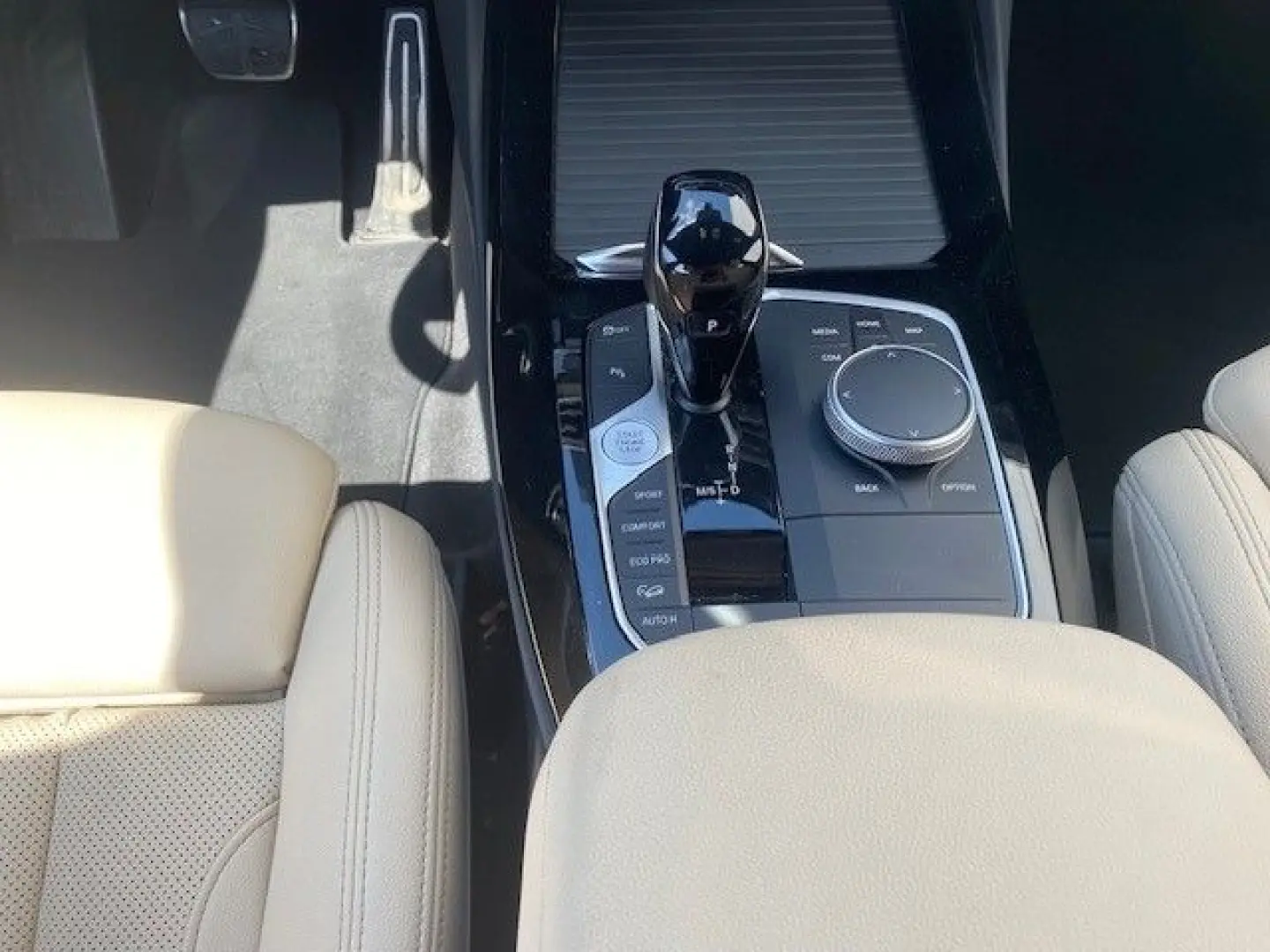 X3 20d M-Sport Sommer19'' AHK LASER Hifi ParkAss